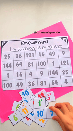 Encuentra los cuadrados de los números: plantilla vacía con los números en gris y las fichas de colores recortadas a un lado, listas para empezar la actividad